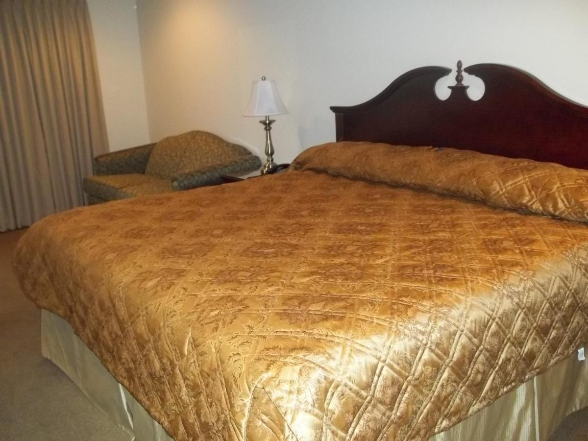 Sutton Inn Элктон Экстерьер фото