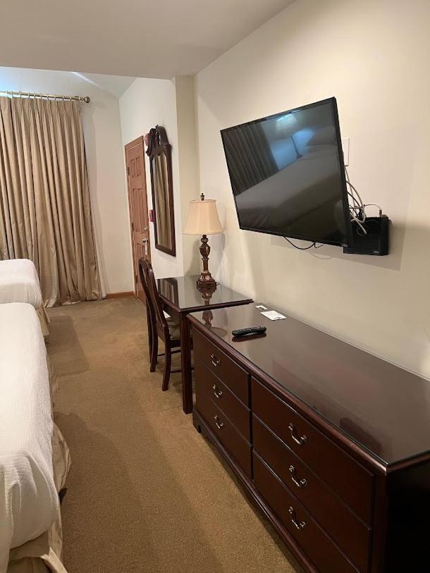 Sutton Inn Элктон Экстерьер фото