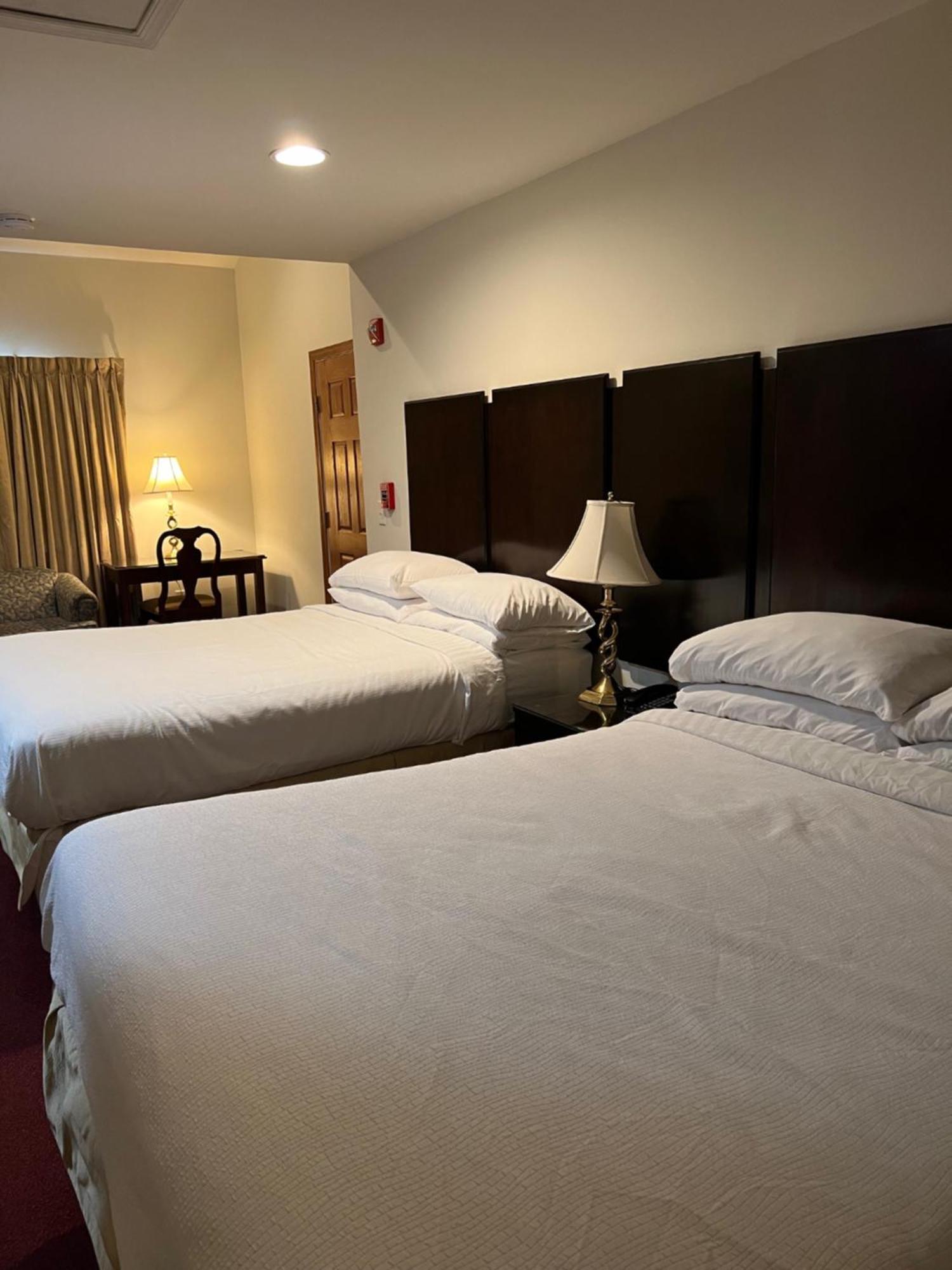 Sutton Inn Элктон Экстерьер фото