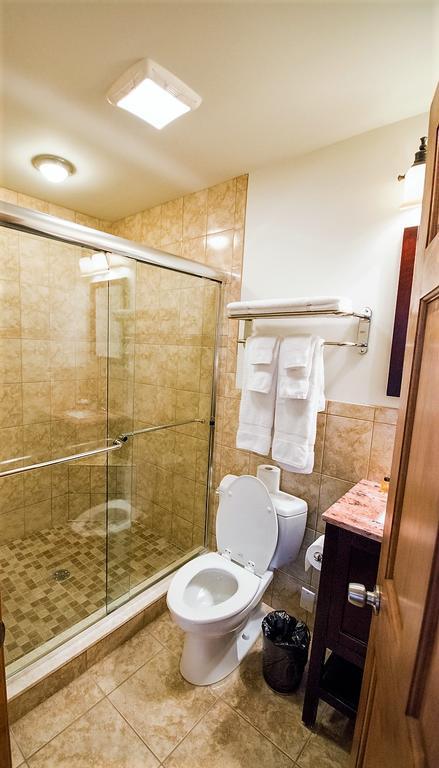 Sutton Inn Элктон Экстерьер фото