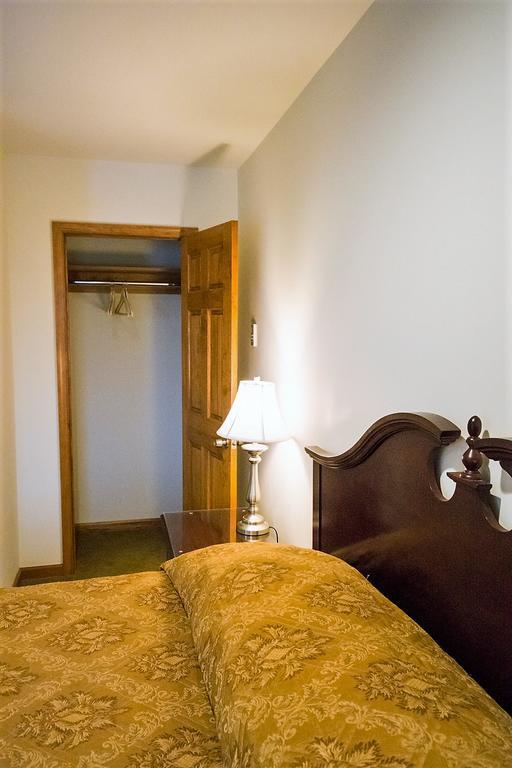 Sutton Inn Элктон Экстерьер фото
